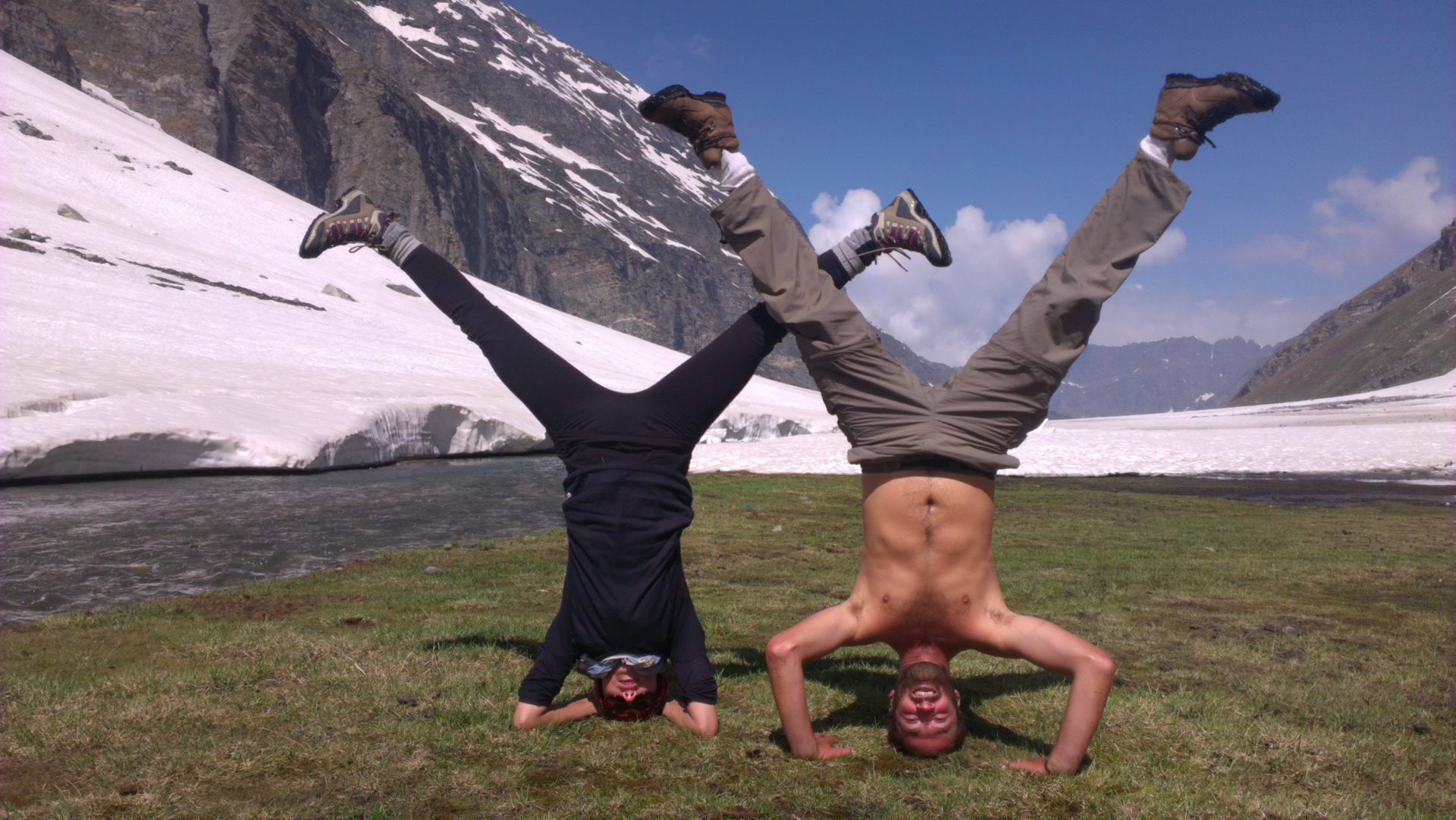 Yoga auf dem Hamta Pass Trek