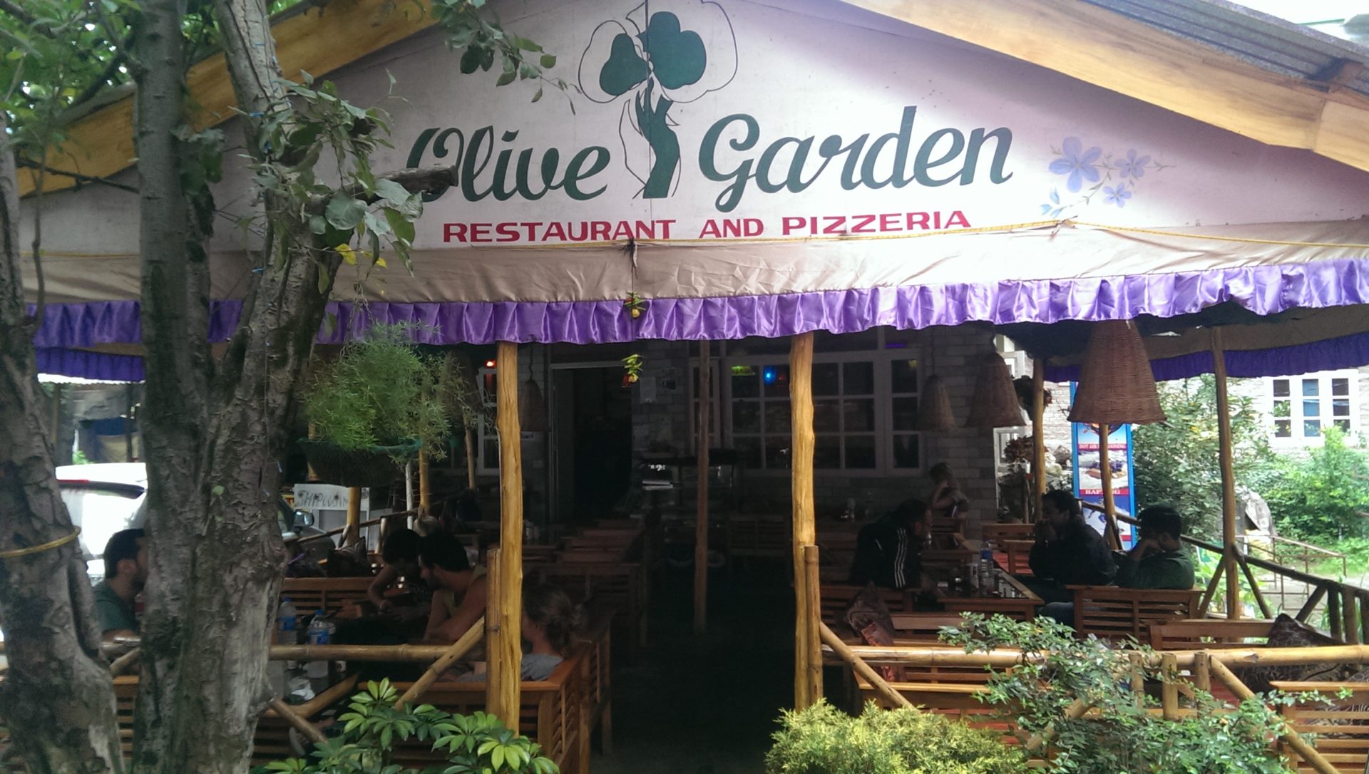 Olive Garden ist der richtige Ort fuer leckere Fruehstuecke und gutes Tandoor (indische Gerichte aus dem Ofen)