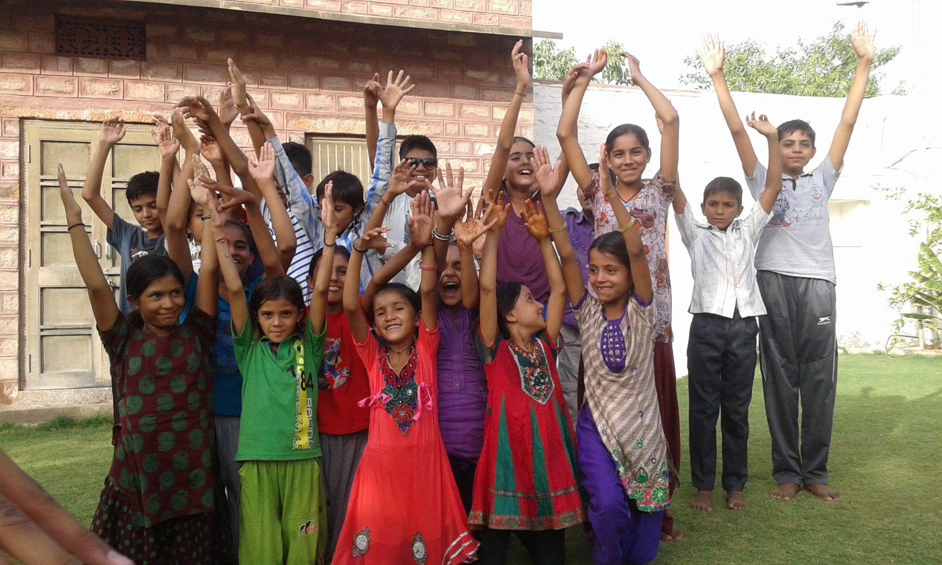20 Kinder aus der ländlichen Rajasthan Region