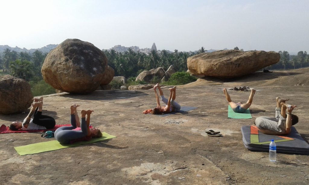 Chalo Reisen Indien Hampi Yoga