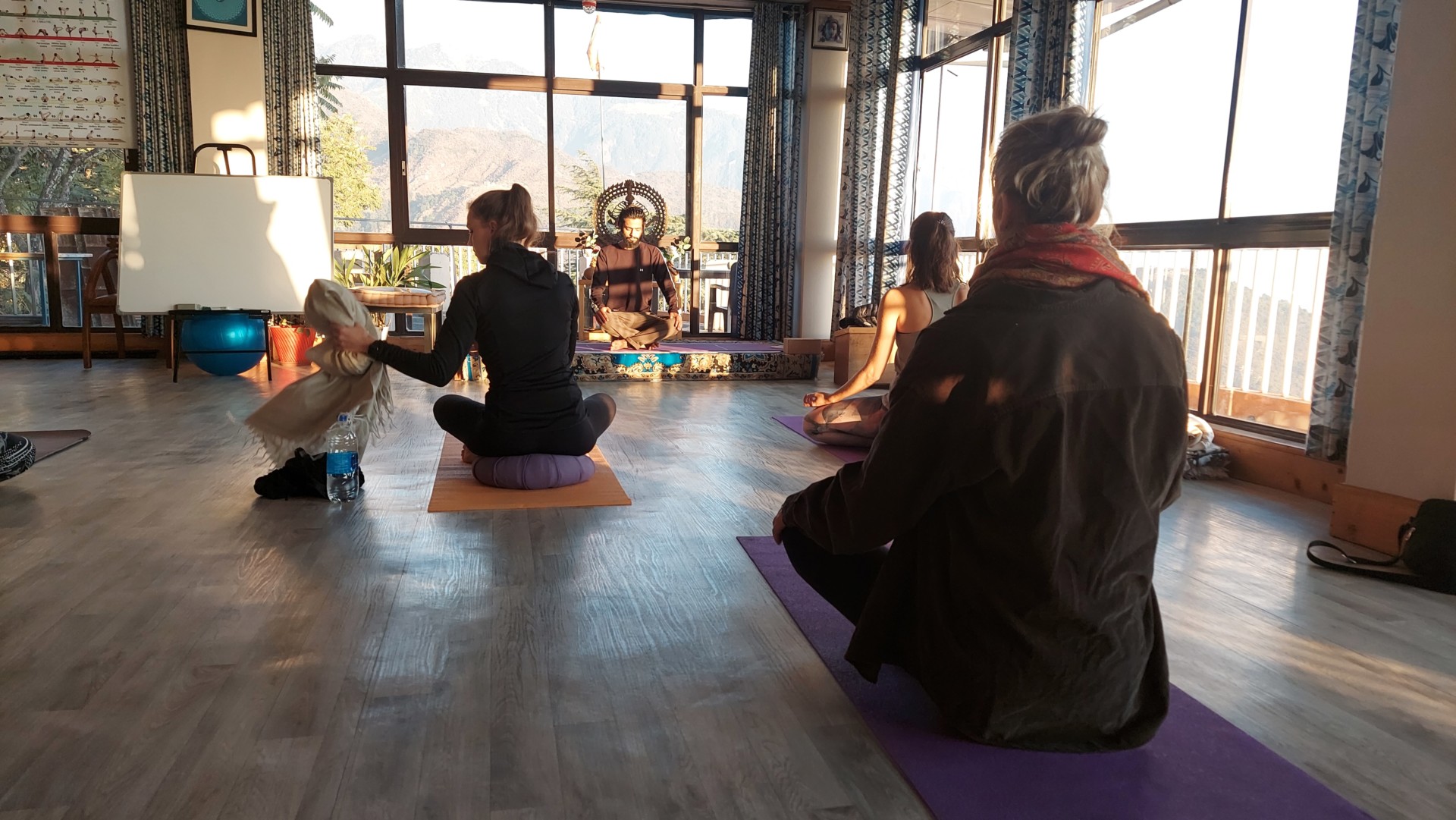 Yoga Asana Intensiv Kurs Chalo!Reisen